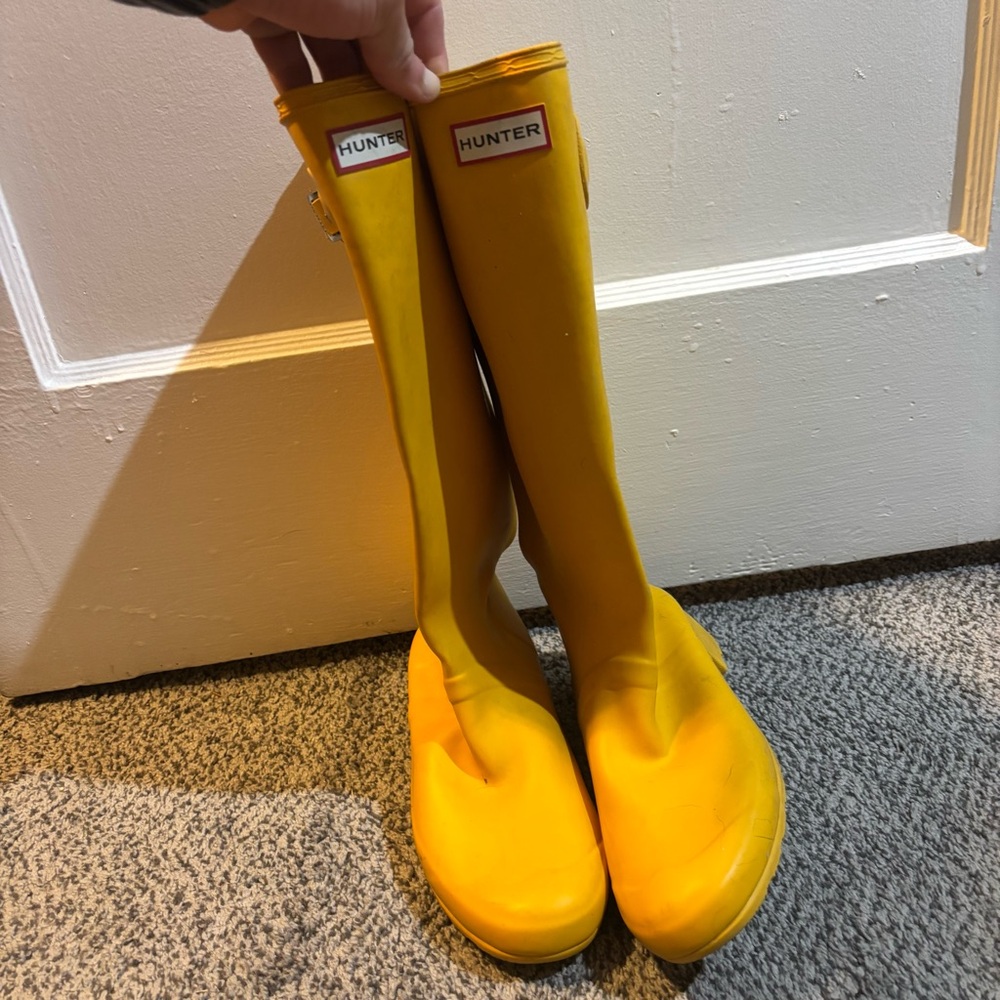 Hunter Women's Bright Yellow Rain Boots